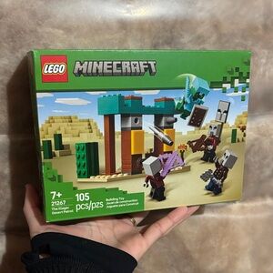 LEGO Minecraft Illager Desert Adventure Set
